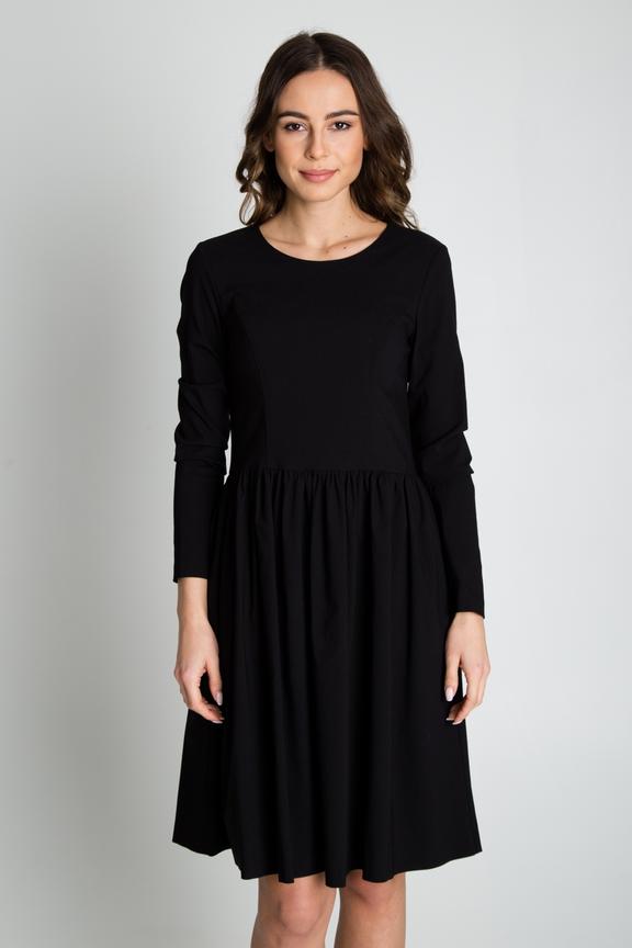 Czarna rozkloszowana sukienka z długim rękawem