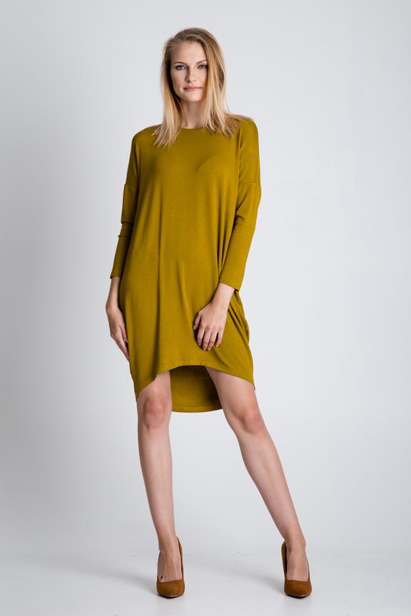 Musztardowa luźna sukienka z dzianiny