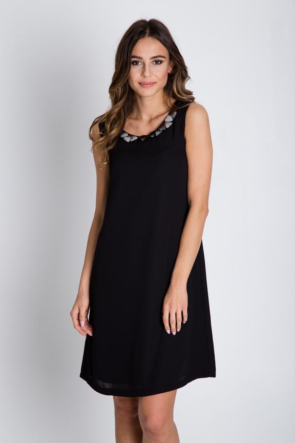 Czarna sukienka typu parasolka