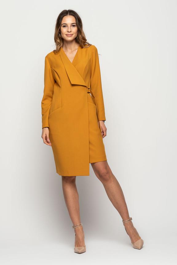 Dopasowana musztardowa sukienka