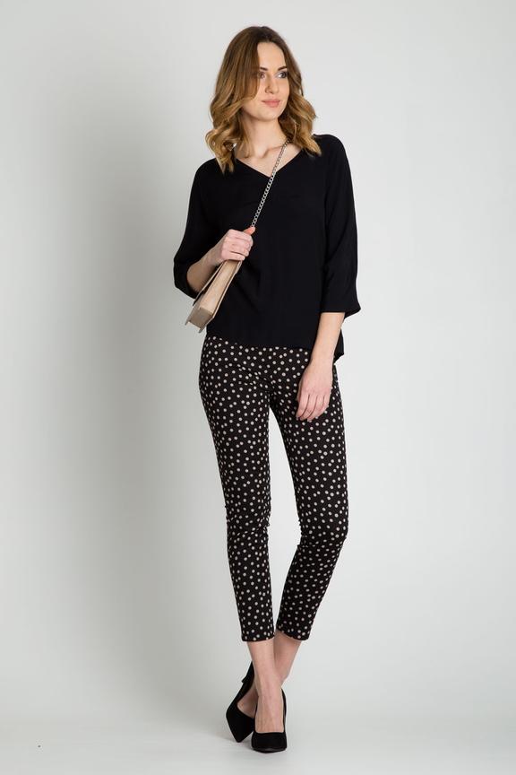 Czarna bluzka z dekoltem w literkę V