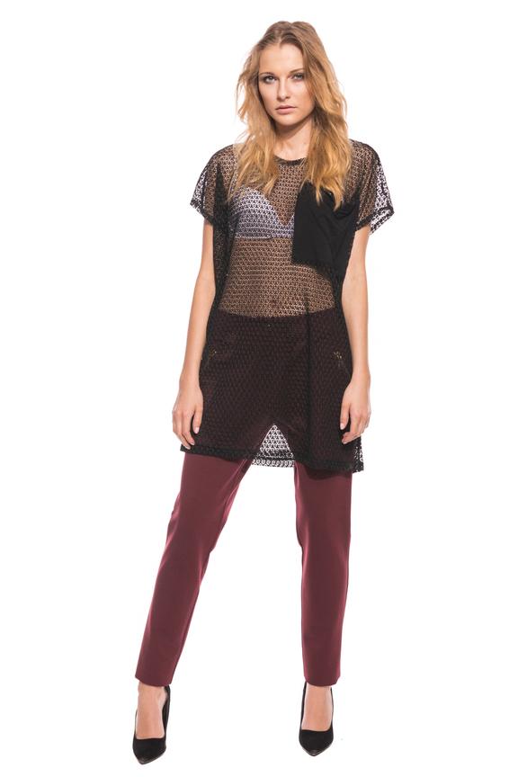 Ażurowa czarna bluzka z kieszenią