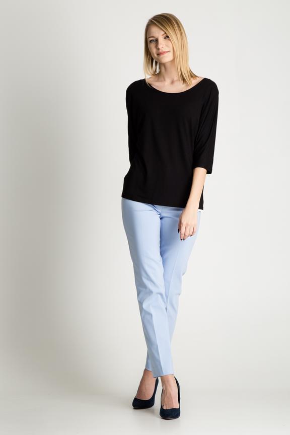 Luźna dzianinowa bluzka z wycięciem na plecach