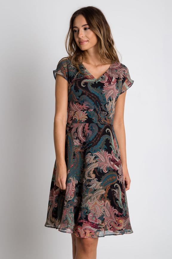 Wzorzysta sukienka z dekoltem w serek