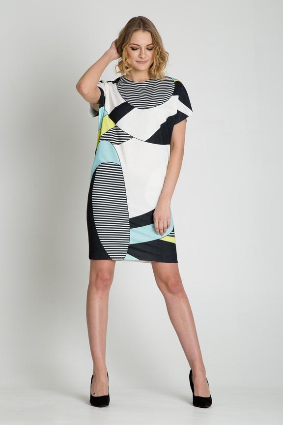 Sukienka w geometryczne wzory