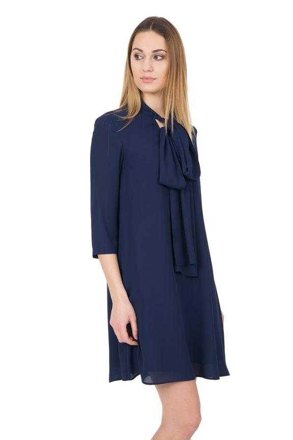 Elegancka granatowa sukienka z rękawem 3/4