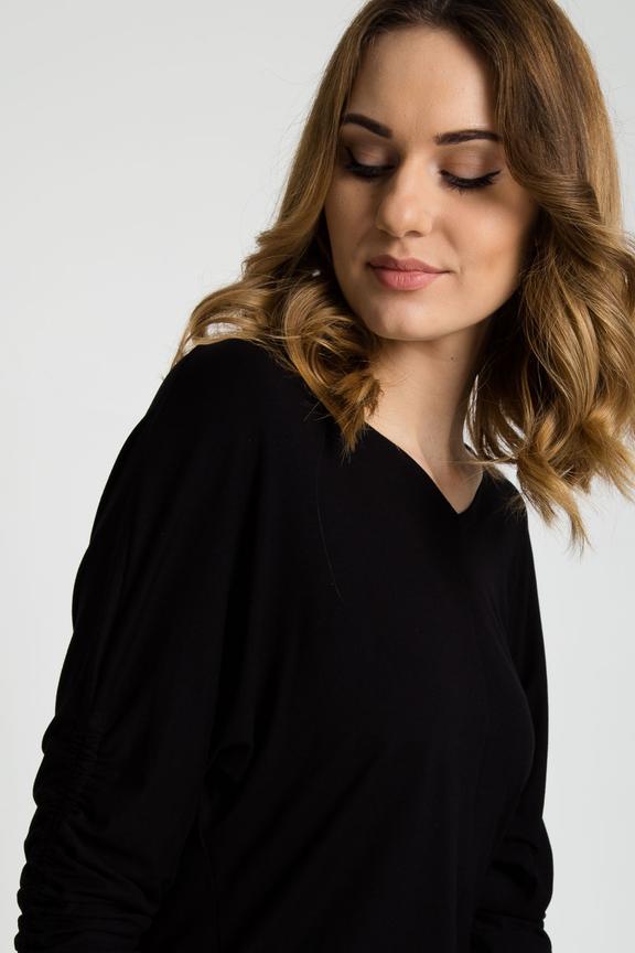 Czarna oryginalna bluzka z rękawem 3/4