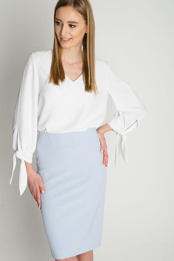 Błękitna dopasowana spódnica na pasku