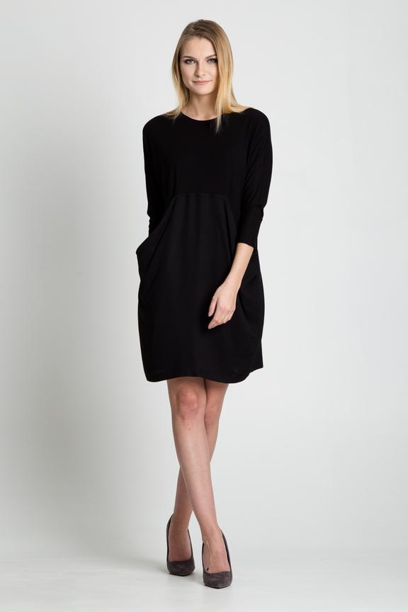 Luźna czarna sukienka z kieszeniami