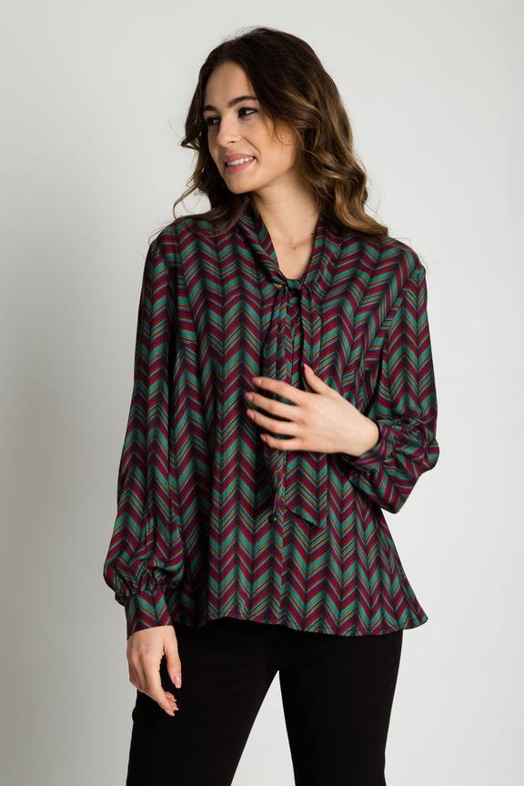 Luźna kolorowa koszula z wiązaniem przy dekolcie