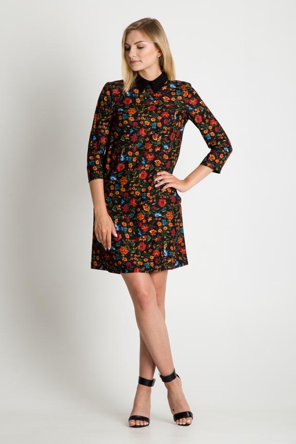 Wzorzysta sukienka w kwiatki