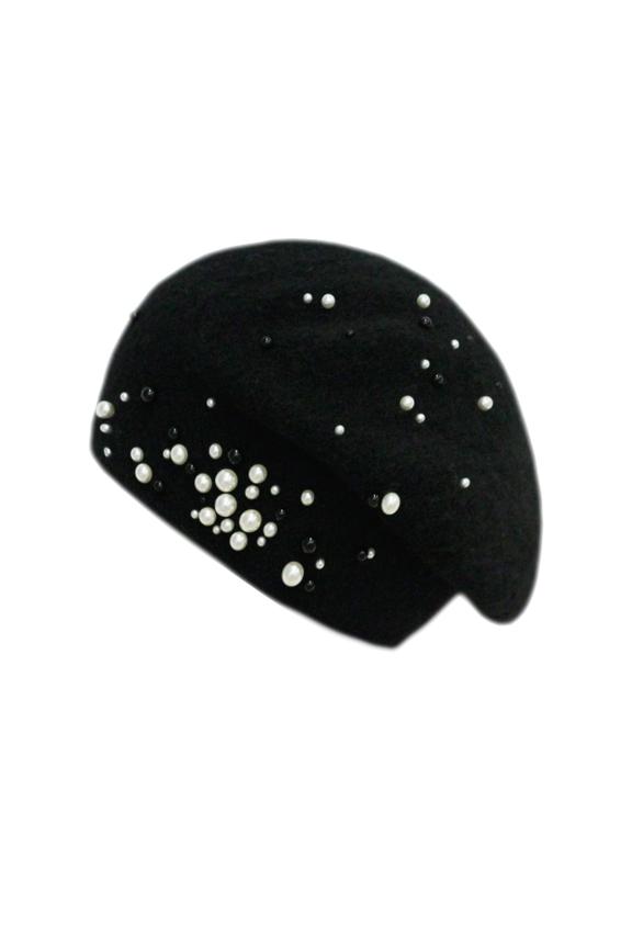 Women's winter beret with pearls