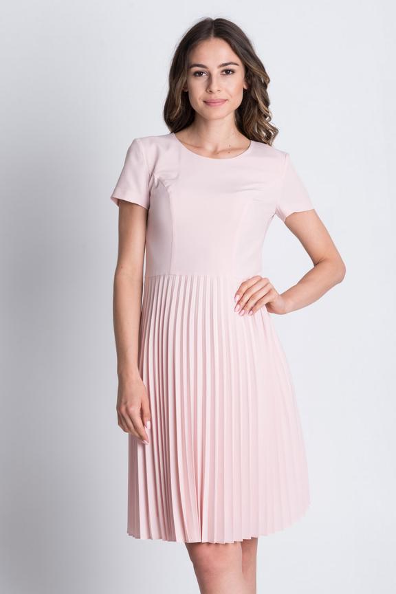 Plisowana sukienka odcinana w talii