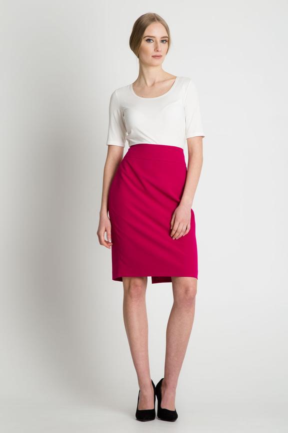 Ołówkowa spódnica w kolorze fuksji