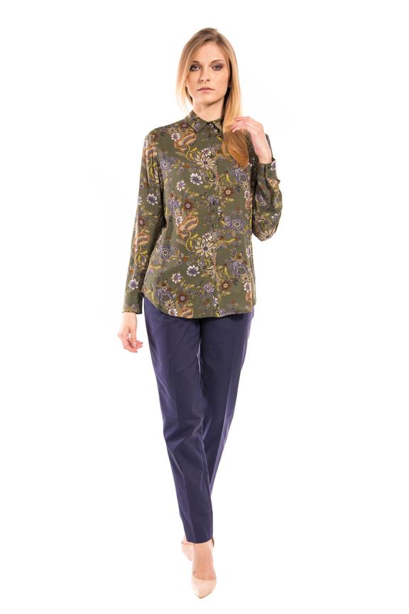 Ciemnozielona koszula we wzory