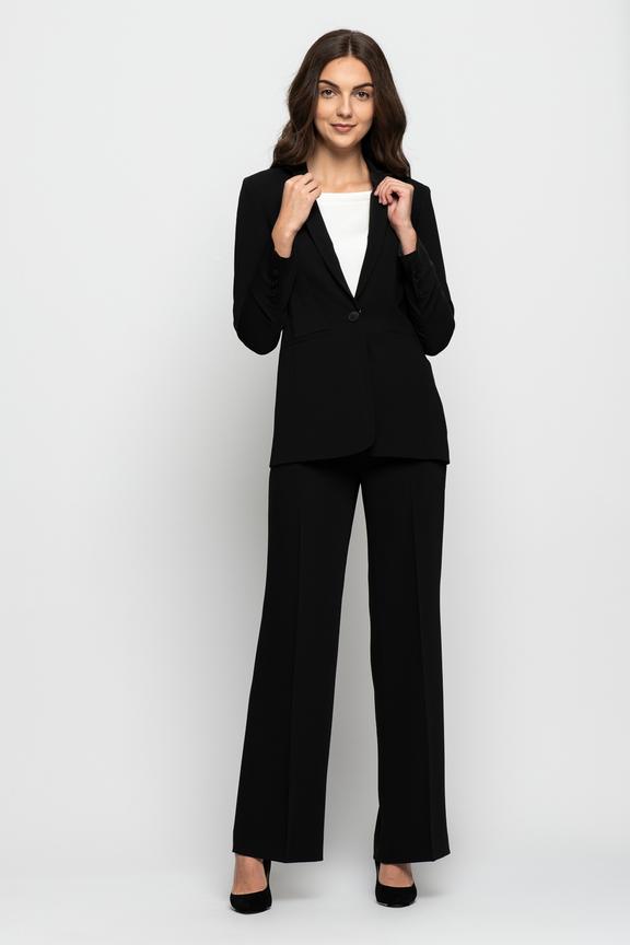 Czarny żakiet zapinany na guzik