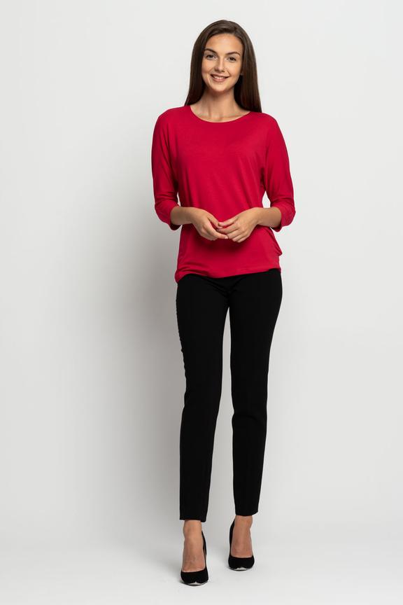 Czerwona klasyczna bluzka z rękawem 3/4 i okrągłym dekoltem
