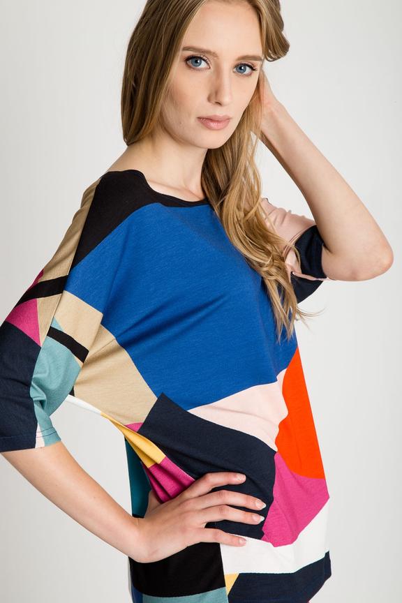 Bluzka w geometryczne wzory z półokrągłym dekoltem