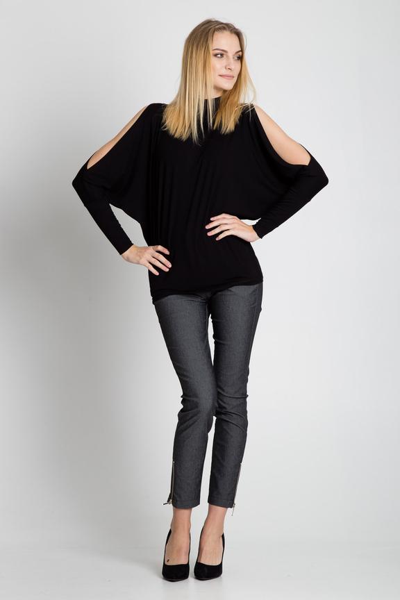 Czarna luźna bluzka z wyciętymi ramionami