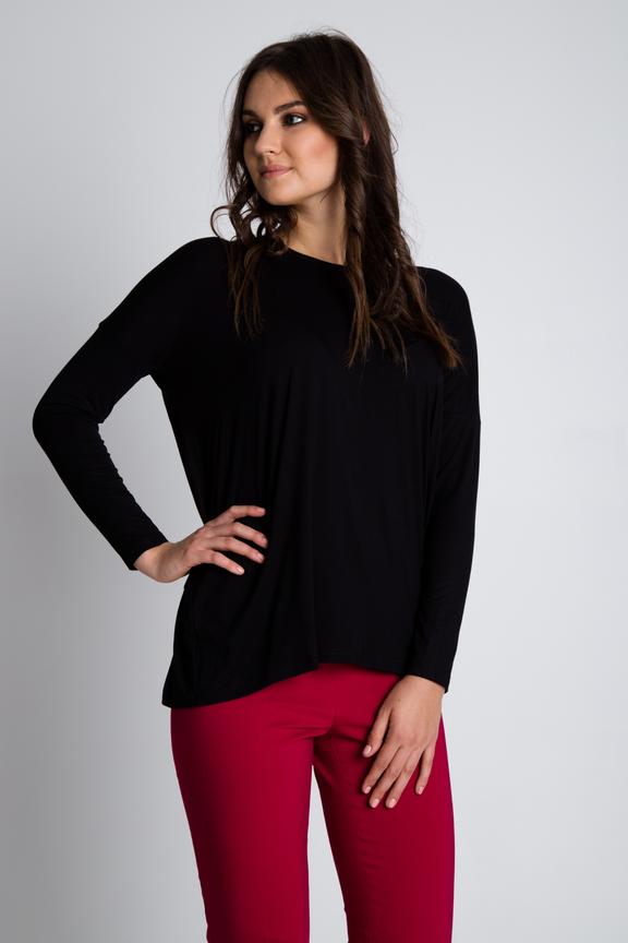 Luźna czarna bluzka z ozdobnym łańcuszkiem z tyłu