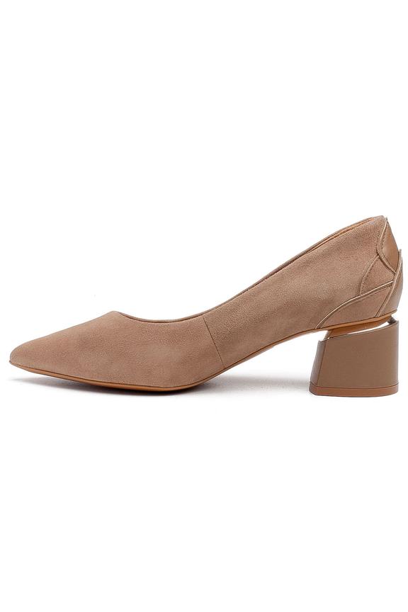 Beige heeled shoes