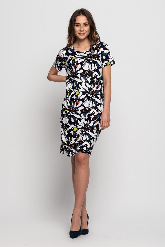 Dzianinowa prosta sukienka we wzory