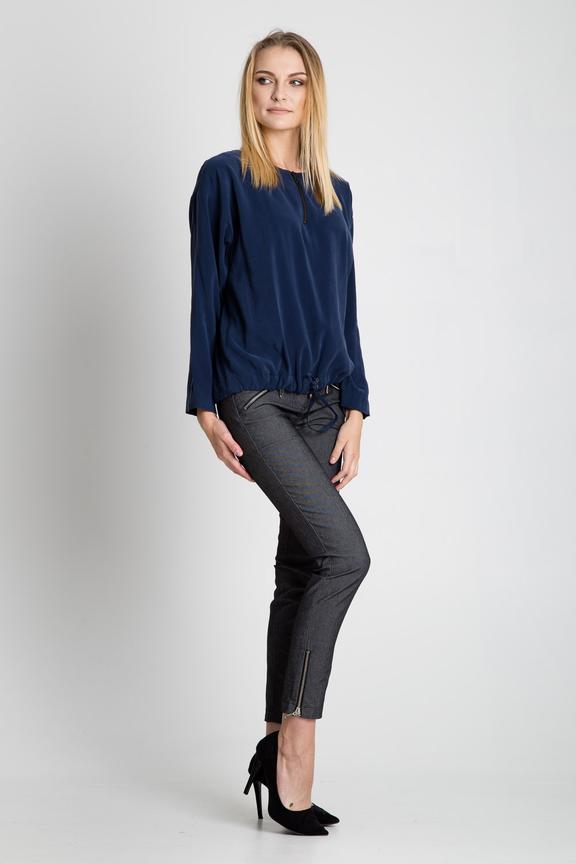 Granatowa bluzka ze ściągaczem