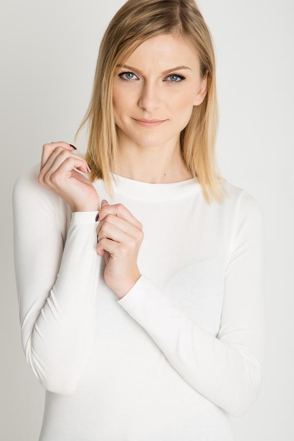 Dzianinowa bluzka ecru z długimi rękawami