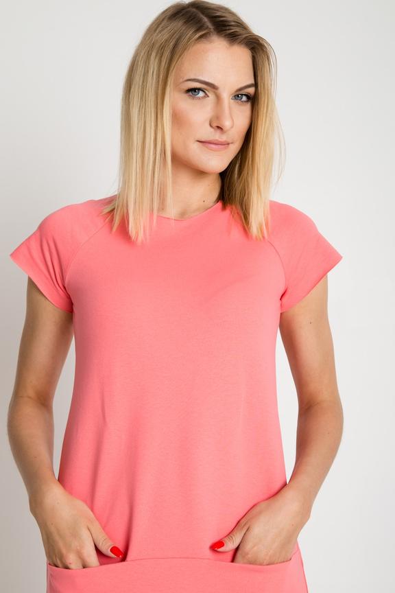 Różowa sukienka z kieszeniami