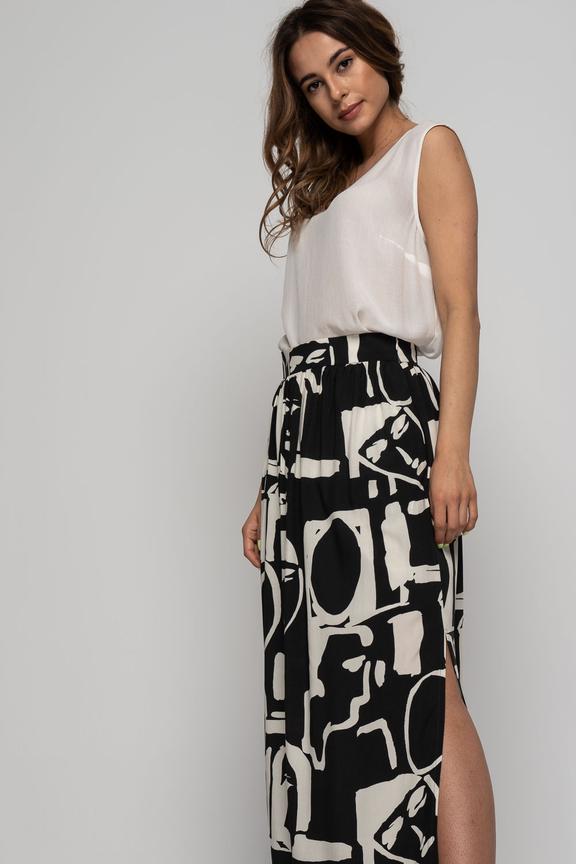 Prosta długa spódnica z rozporkiem