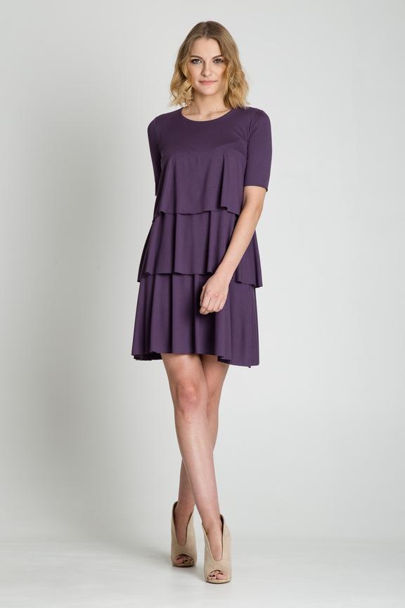 Jagodowa sukienka z falbanami