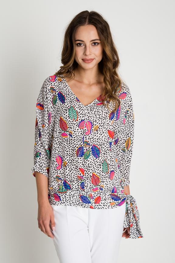 Luźna bluzka z motywem kolorowych liści.