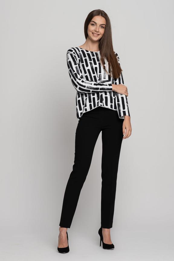 Bawełniana bluzka w czarno-biały druk z surowym wykończeniem