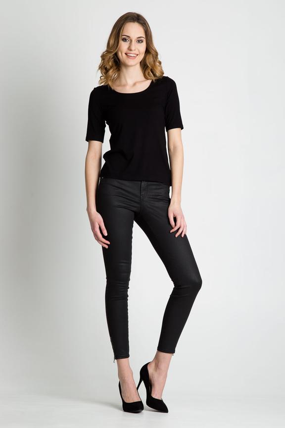 Czarna bluzka z rękawem przed łokieć