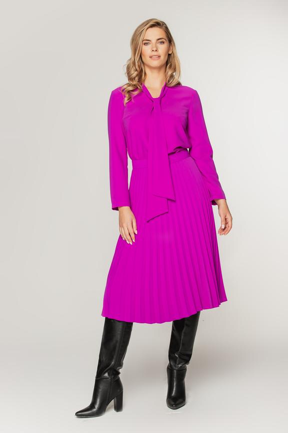 Amarantowa bluzka z wiązaniem