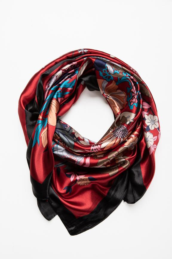 Apaszka w kwiatowy wzór