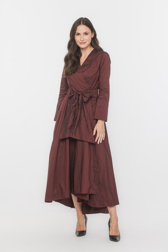 Asymetryczna wizytowa sukienka z opalizującej bordowej tafty