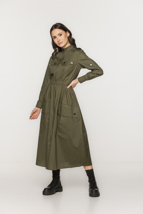 Bawełniana sukienka z naszywanymi kieszeniami w kolorze khaki