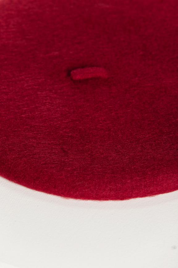 Woolen burgundy beret