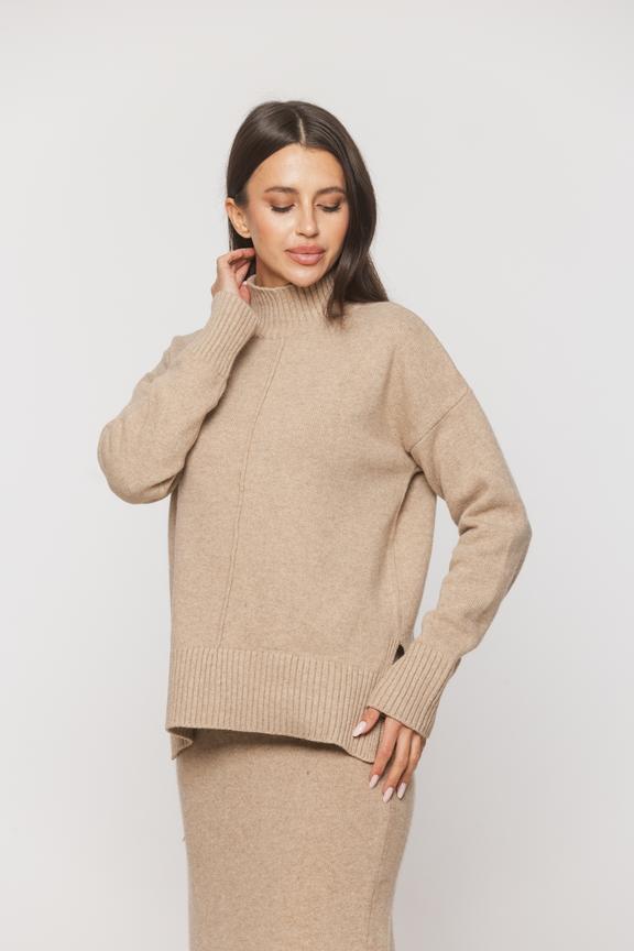 Beige woollen jumper with a stand-up collar and ribbed cuffs