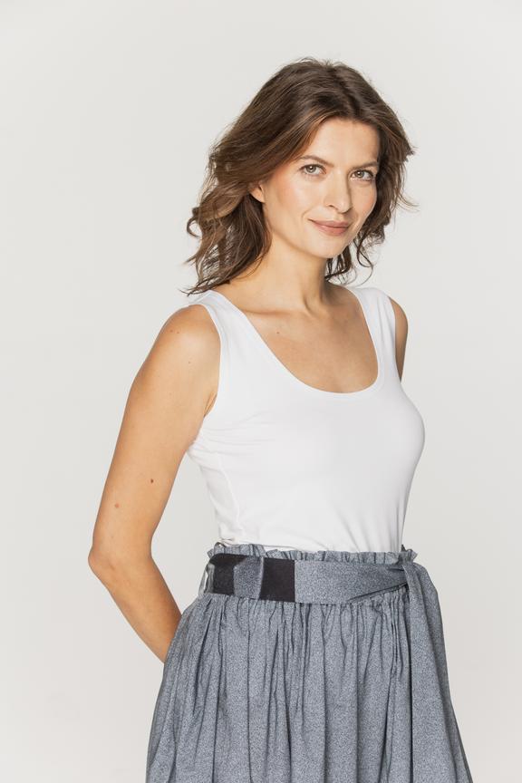 Biały top z okrągłym dekoltem