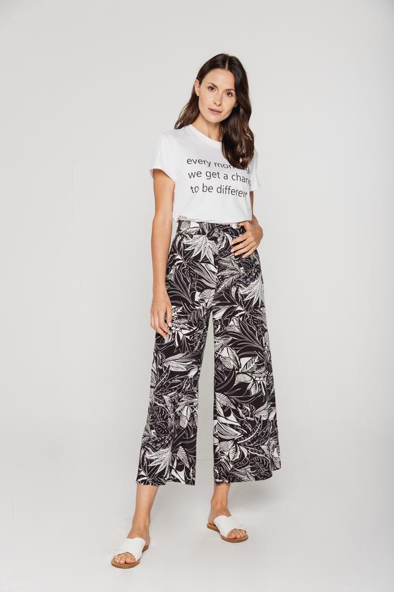 Biały bawełniany t-shirt z nadrukiem