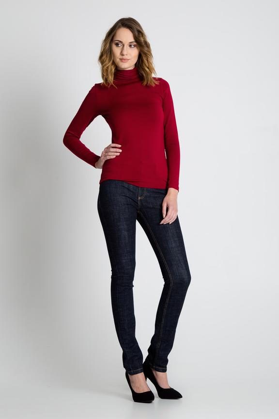 Wiskozowy golf w kolorze malinowym