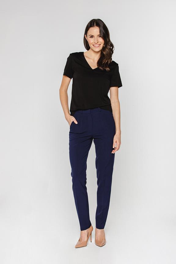 Czarna bluzka z dekoltem w serek