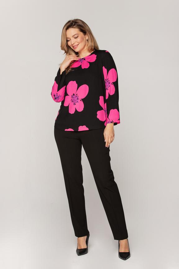 Bluzka w kwiaty o pudełkowym kroju