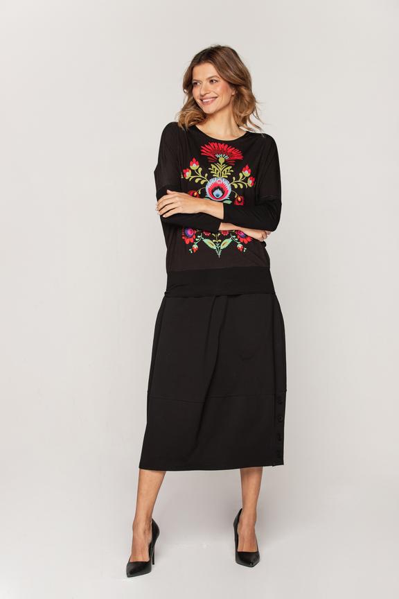Bluzka z ludowym motywem