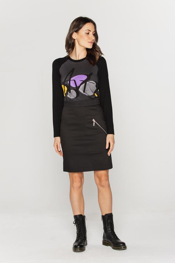 Fitted knitted blouse with graphics