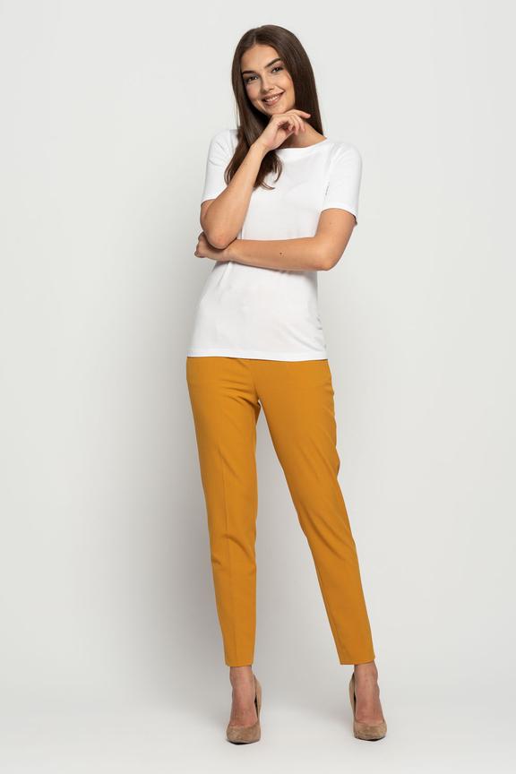 Dzianinowa biała bluzka z krótkim rękawem i dekoltem w łódkę