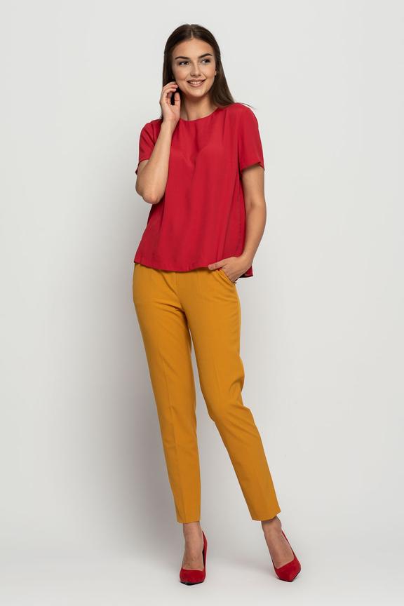 Pudełkowa czerwona bluzka z krótkim rękawem