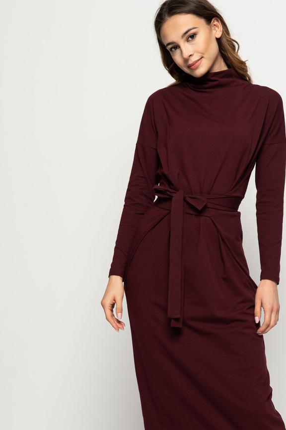 Bordowa sukienka ze stójką